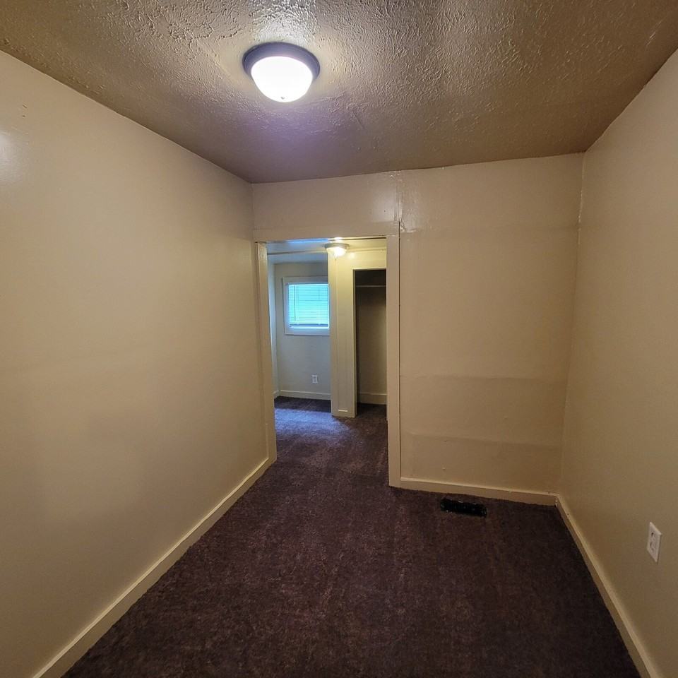 1623 Nelson Ave - Photo 5 of 8