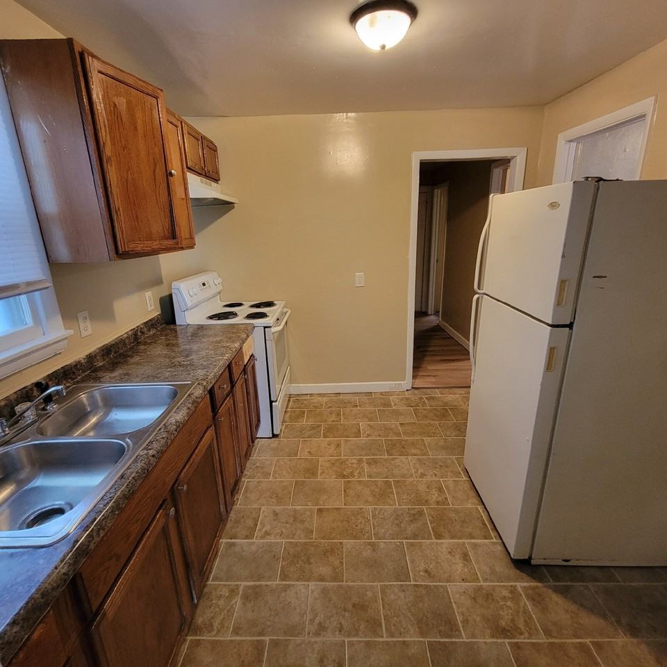 1623 Nelson Ave - Photo 6 of 8
