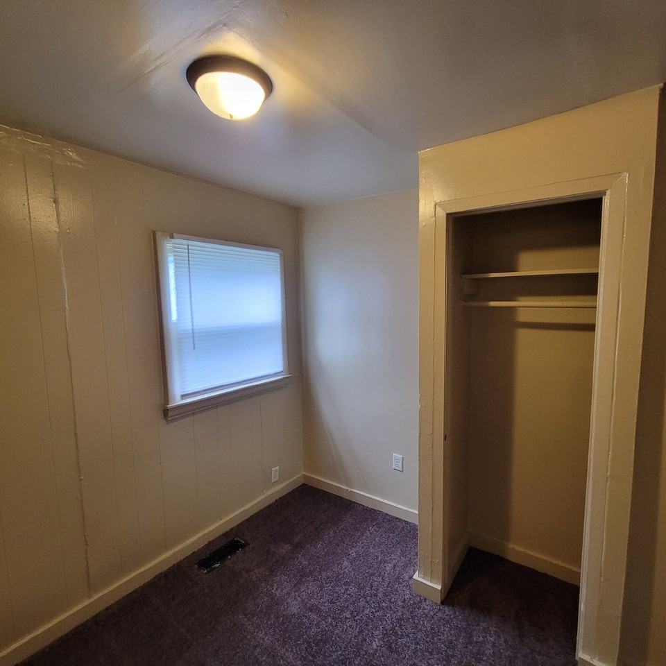 1623 Nelson Ave - Photo 7 of 8
