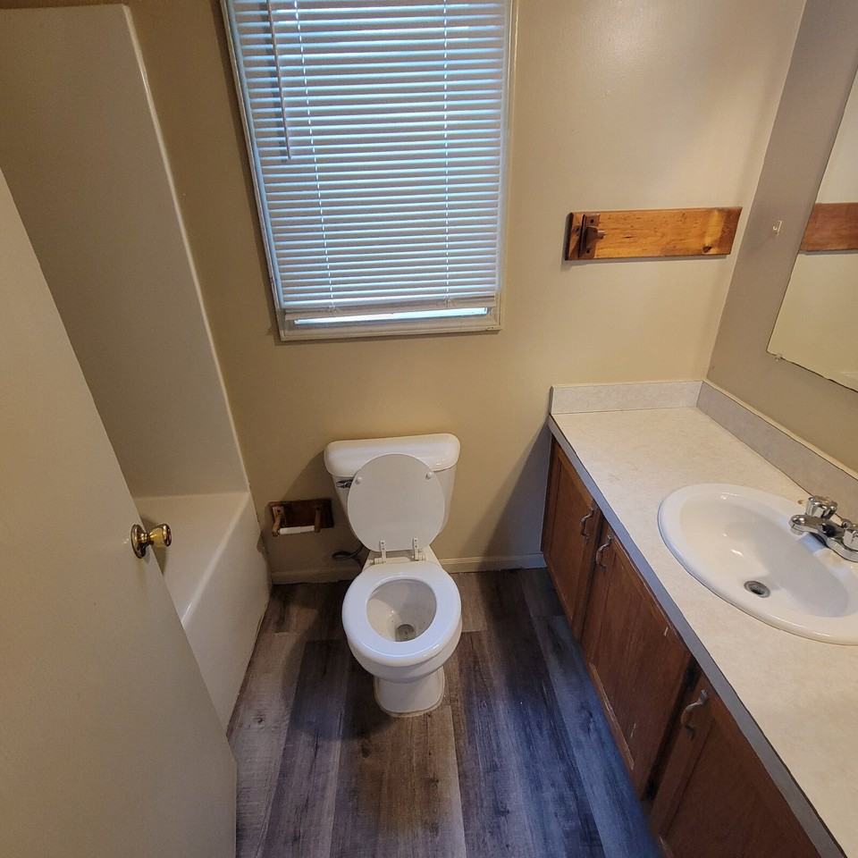 2745 Columbia Ave - Photo 2 of 8