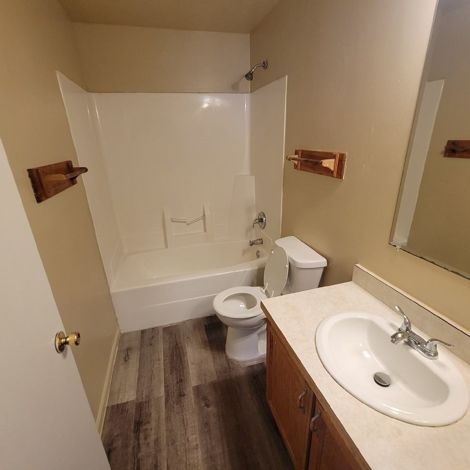 2745 Columbia Ave - Photo 4 of 8