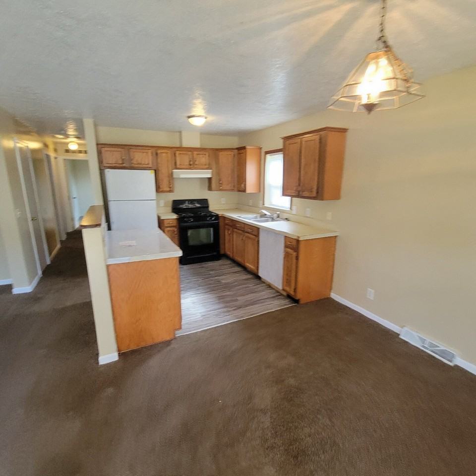 2745 Columbia Ave - Photo 7 of 8