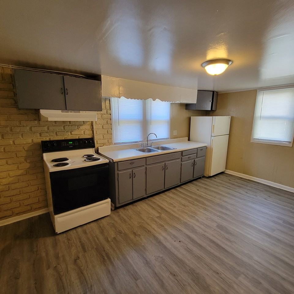 1514 S Whittier Pl - Photo 5 of 7