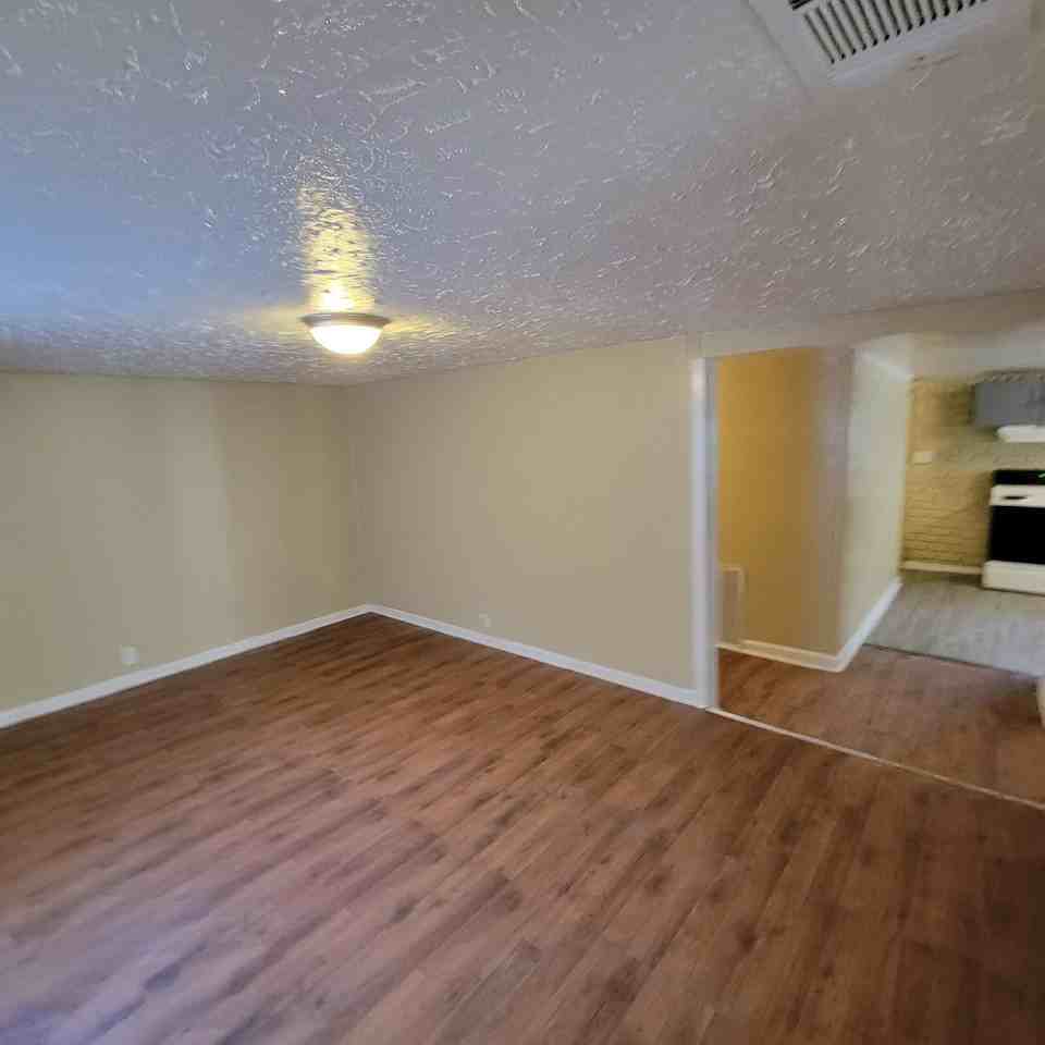 1514 S Whittier Pl - Photo 6 of 7
