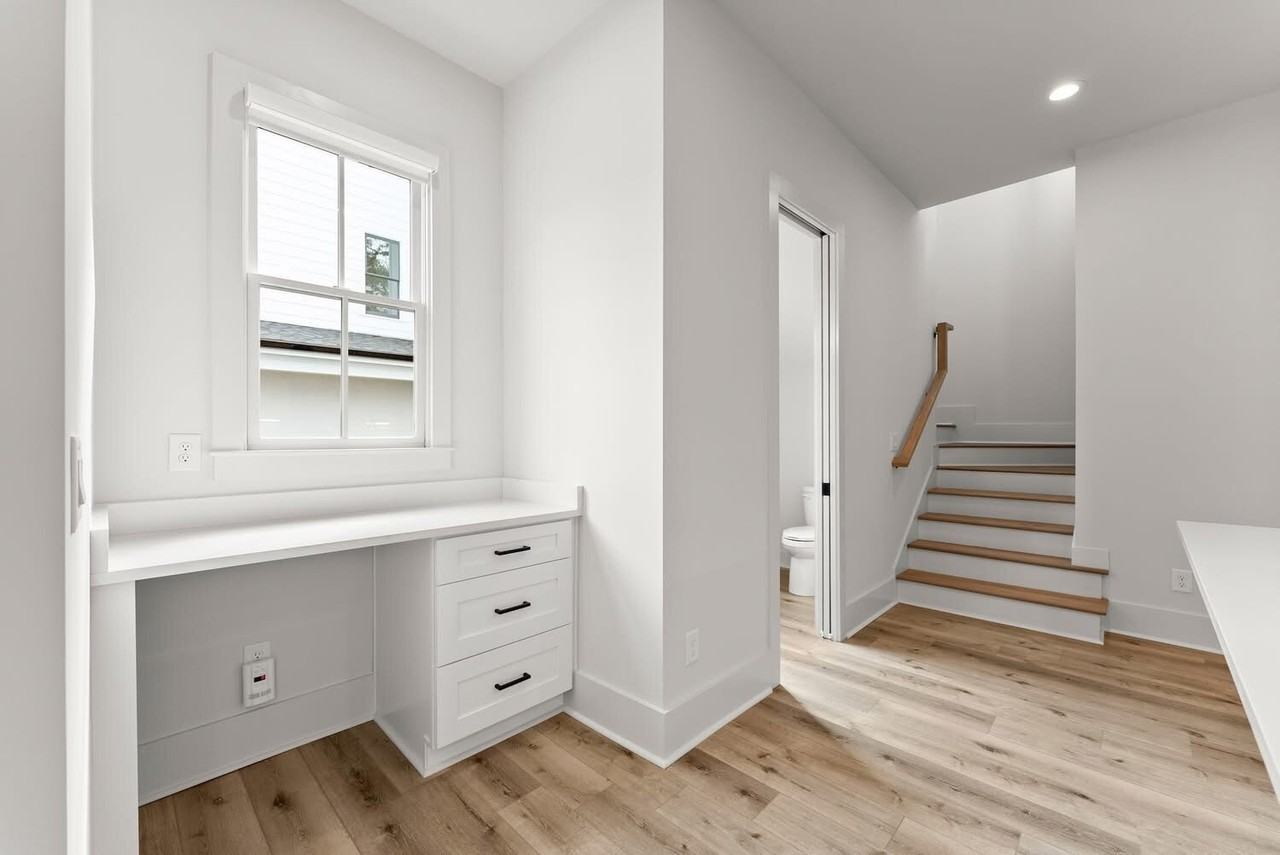 392 Forrest Ave - Photo 6 of 16