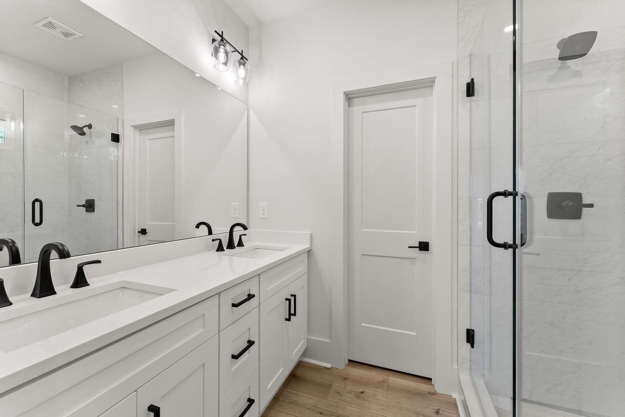 392 Forrest Ave - Photo 7 of 16