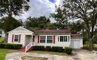 featured image of 2949 Park St