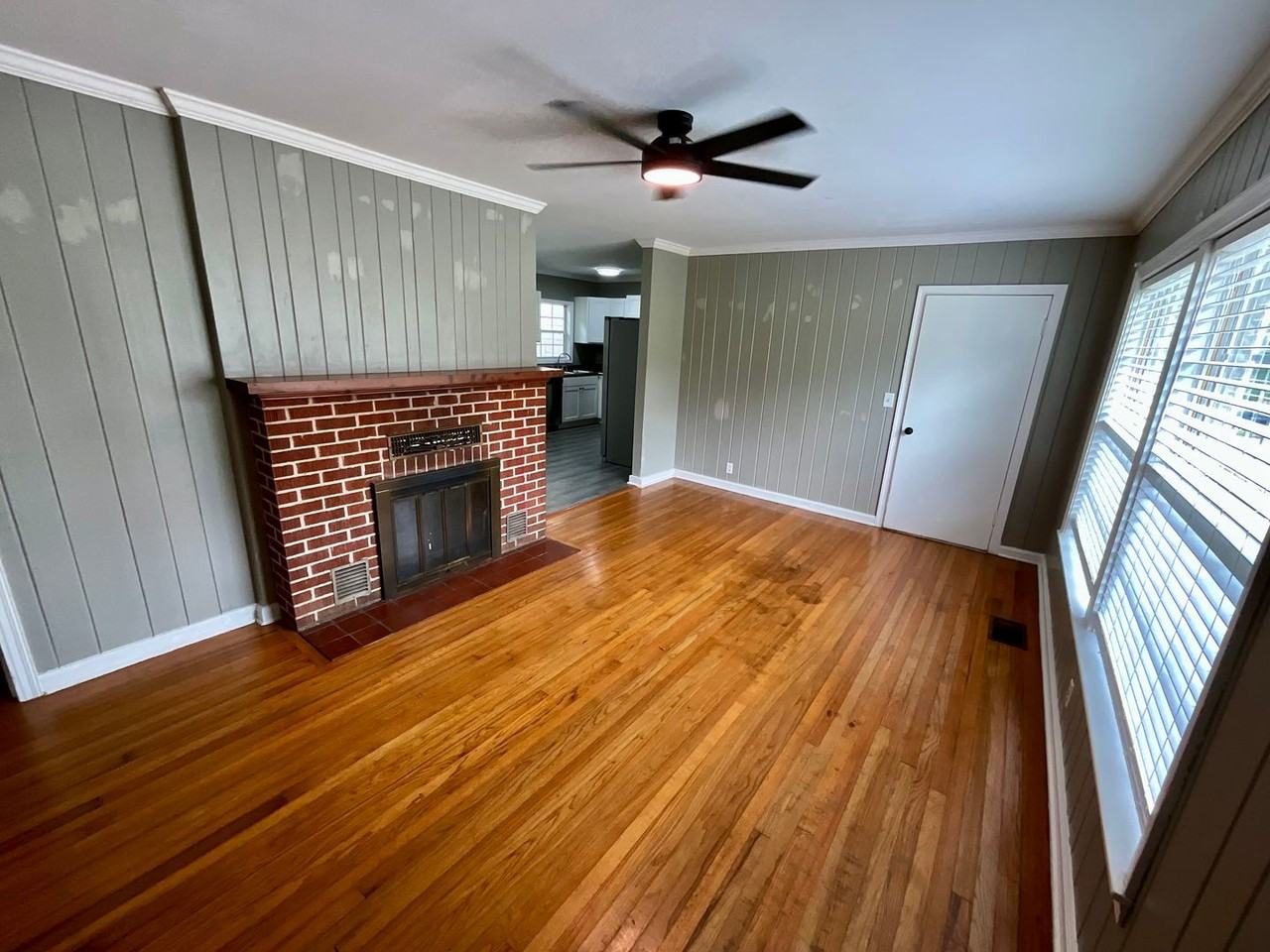 2949 Park St - Photo 2 of 12