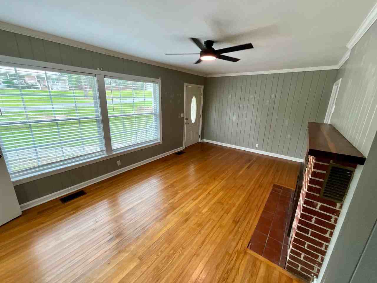 2949 Park St - Photo 3 of 12