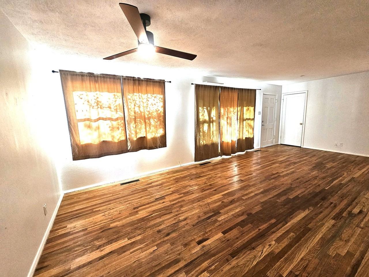 425 Swanton Ave - Photo 2 of 11