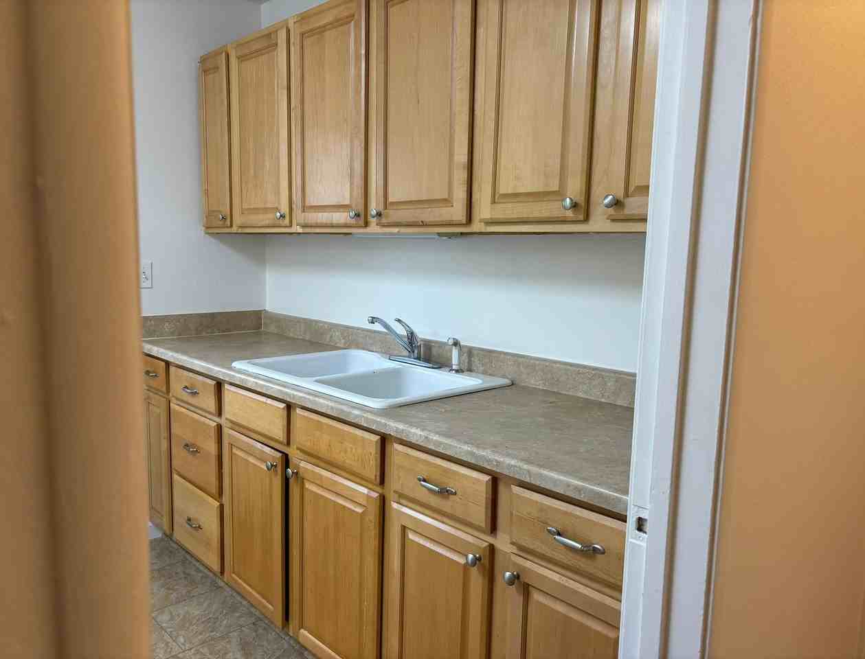 1860 Almond Ave - Photo 6 of 14