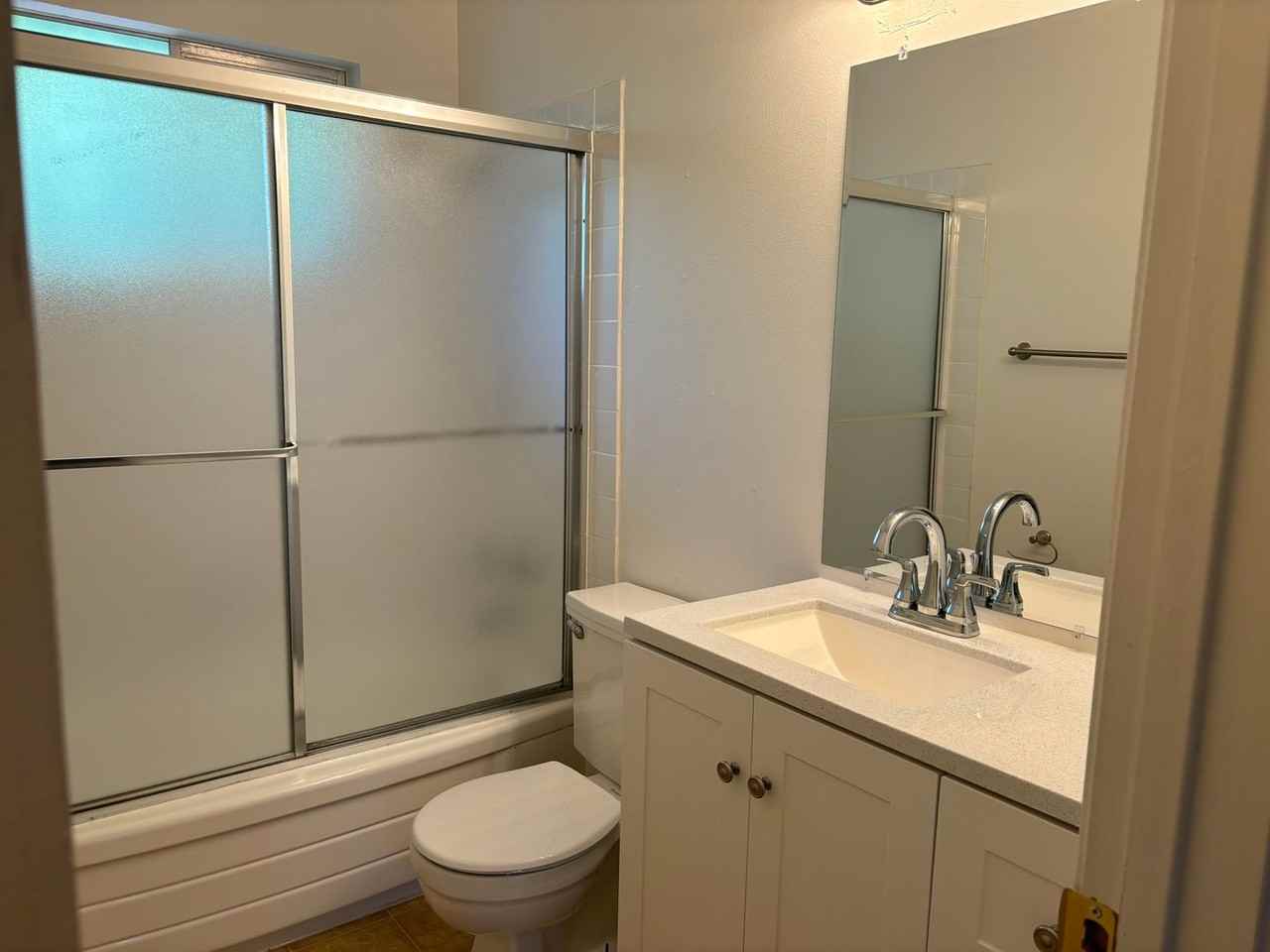 1860 Almond Ave - Photo 7 of 14