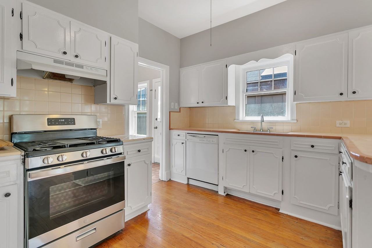 110 North Dr - Photo 6 of 14