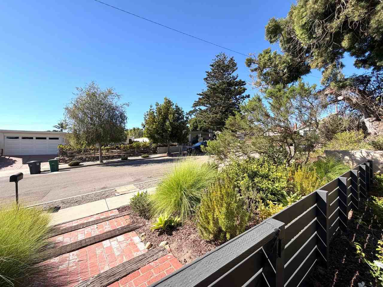 222 La Jolla Dr - Photo 4 of 26