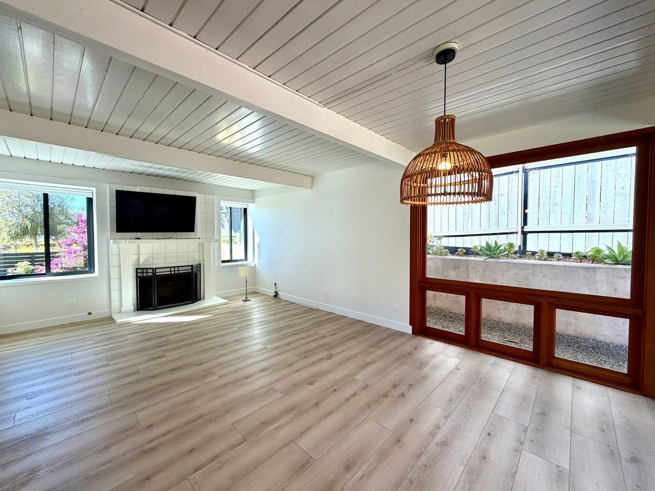 222 La Jolla Dr - Photo 5 of 26