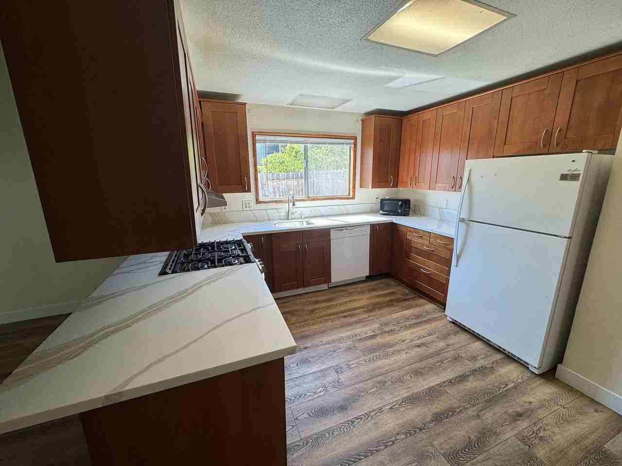 5050 Leo St - Photo 5 of 15