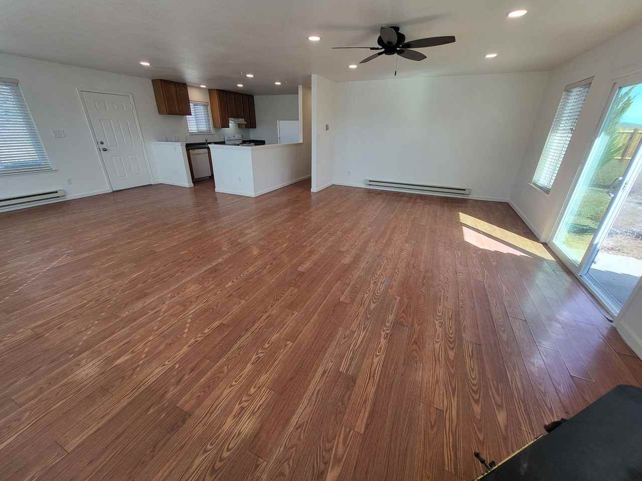 140 James Ave - Photo 5 of 10