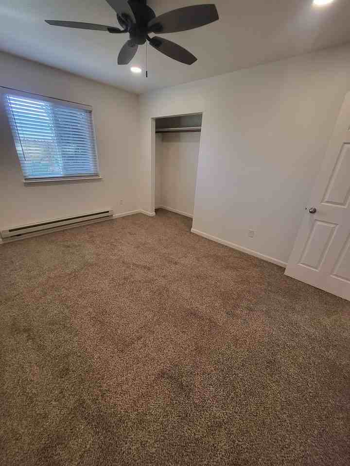 140 James Ave - Photo 7 of 10