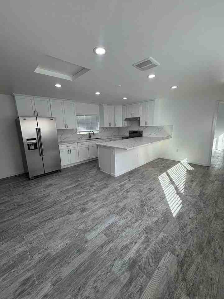 247 E Ash St - Photo 2 of 9