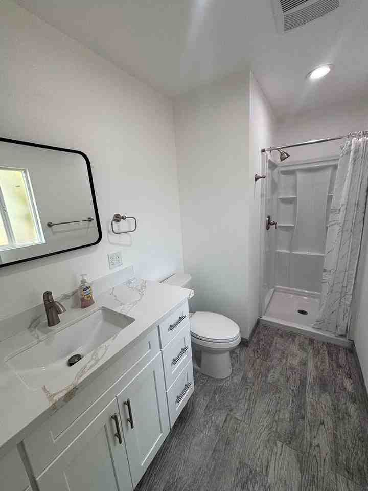 247 E Ash St - Photo 5 of 9