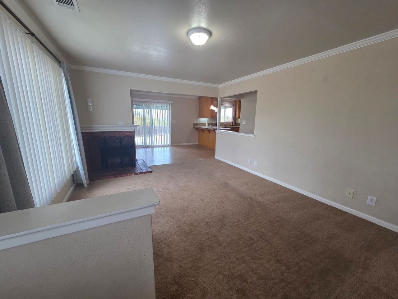 2905 Windsor Dr - Photo 4 of 20