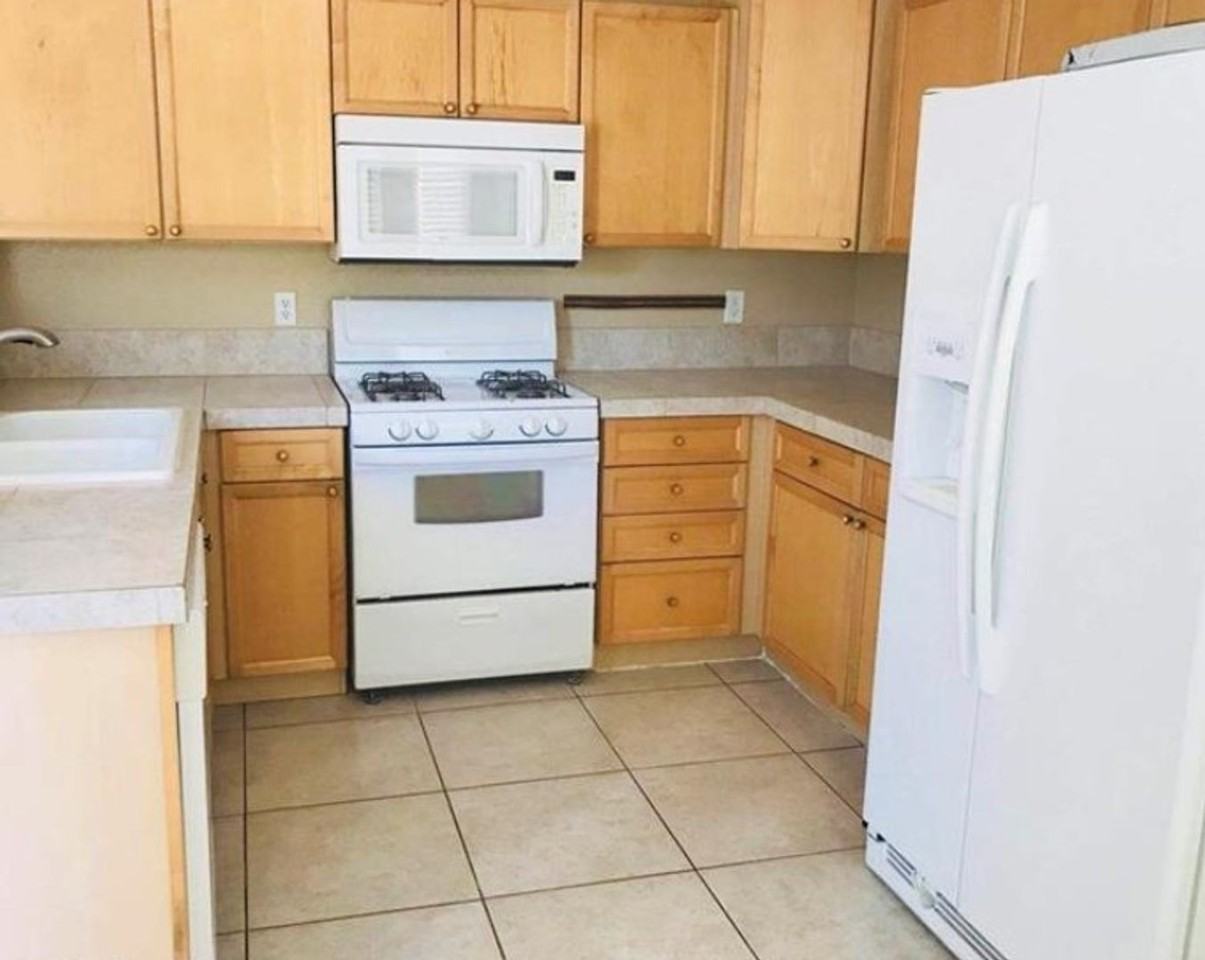 11004 Linden Leaf Ave - Photo 3 of 13