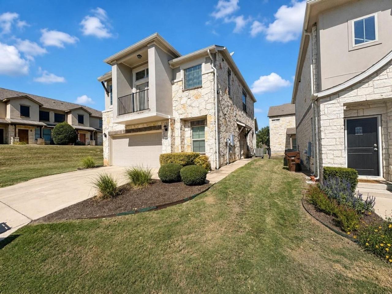 2105 Town Centre Dr #60 - Photo 3 of 24