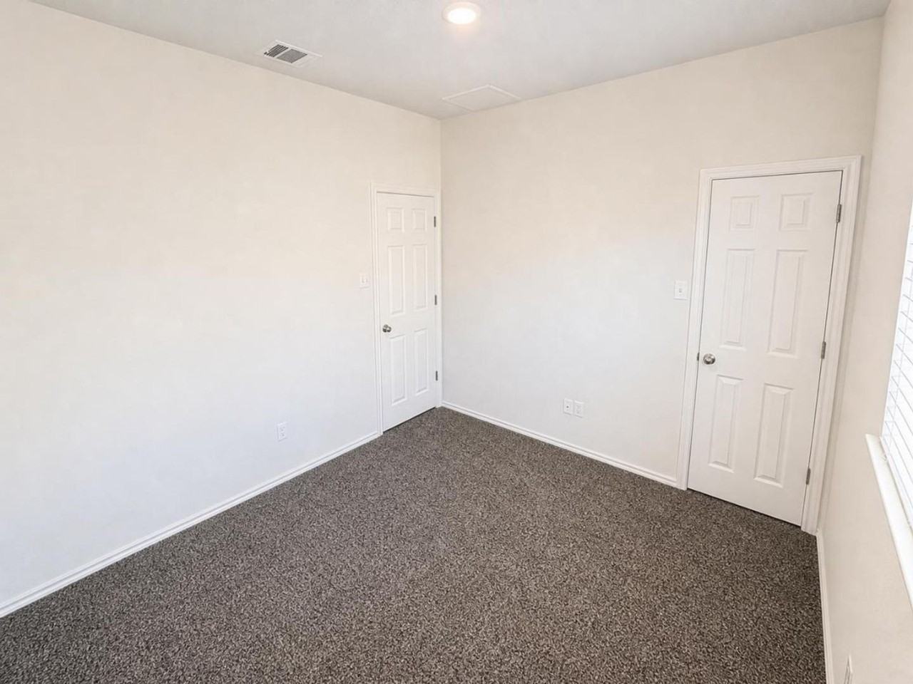 2105 Town Centre Dr #60 - Photo 5 of 24