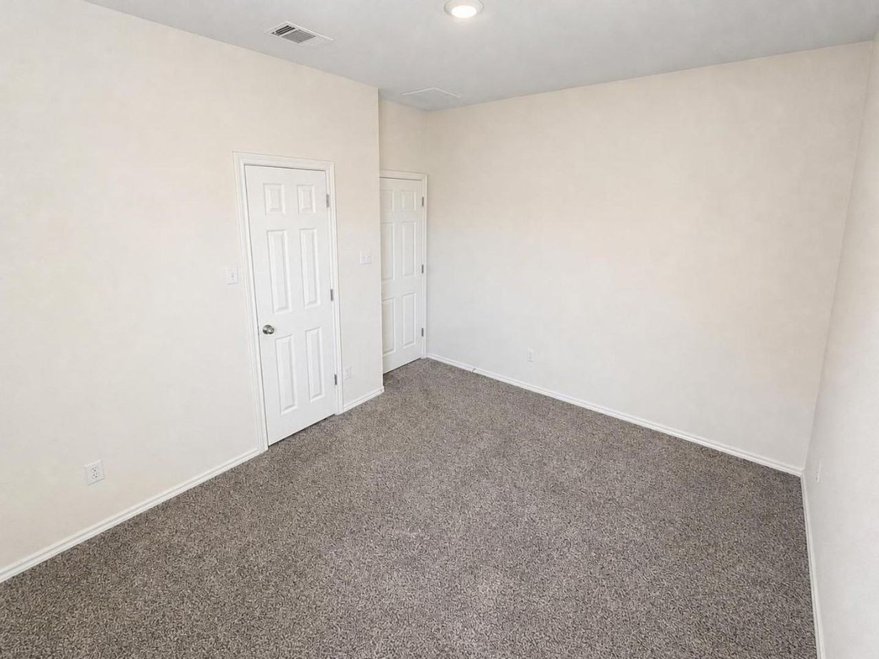 2105 Town Centre Dr #60 - Photo 7 of 24
