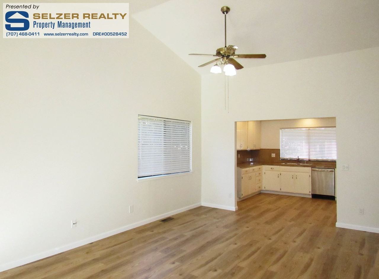 451 Sherry Dr - Photo 4 of 13