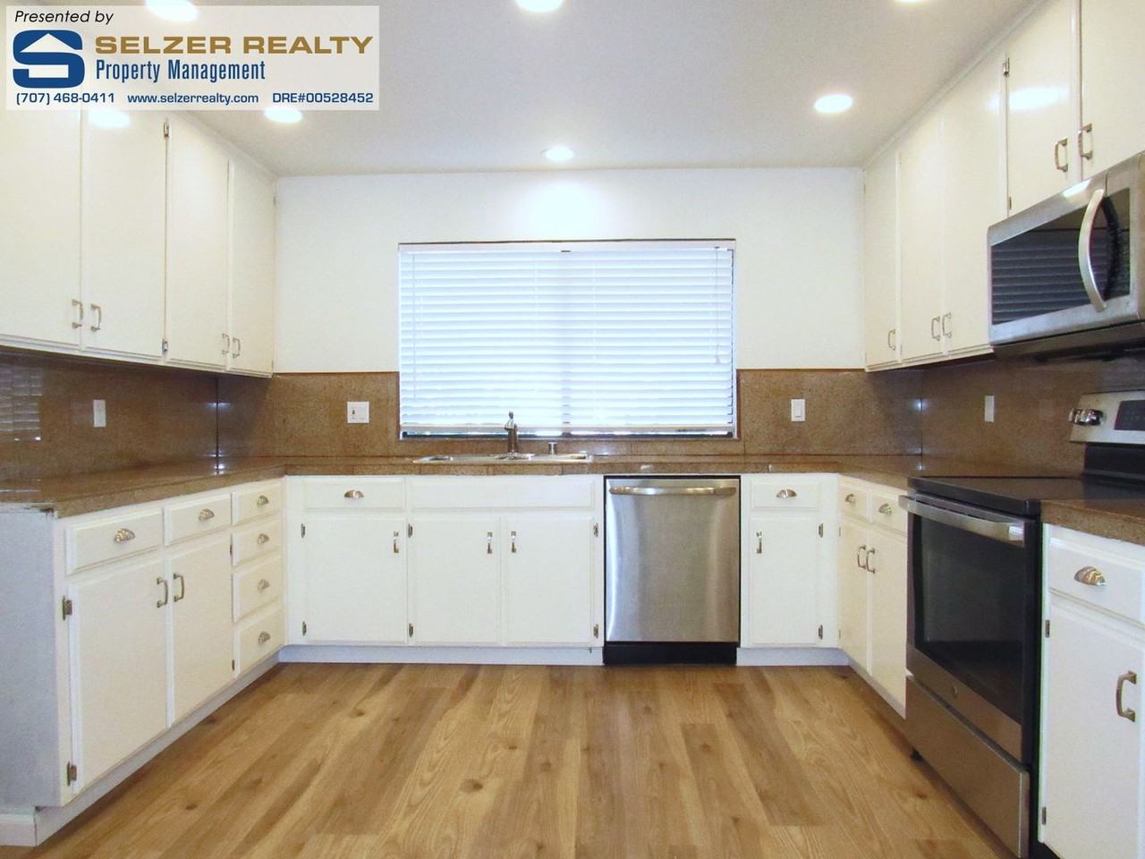451 Sherry Dr - Photo 5 of 13