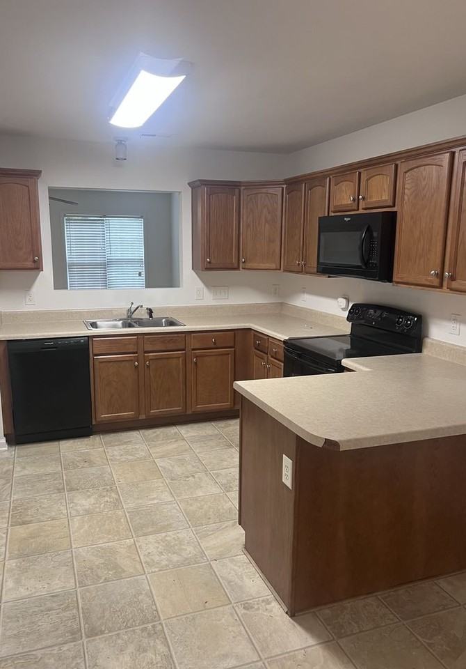 1413 Prestwood Ct - Photo 2 of 17