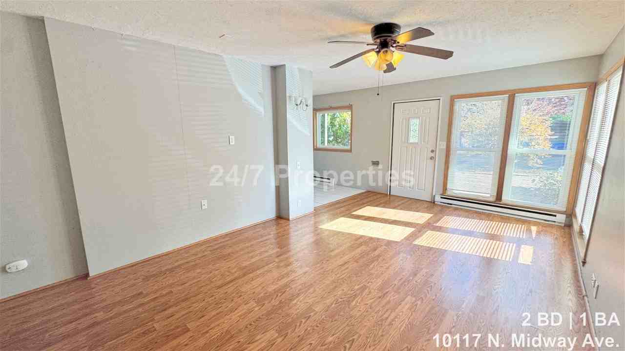 10117 N Midway Ave - Photo 2 of 12