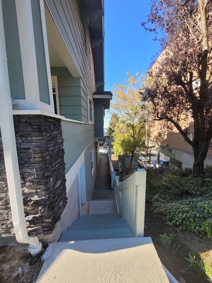703 N Garden St #B - Photo 3 of 34