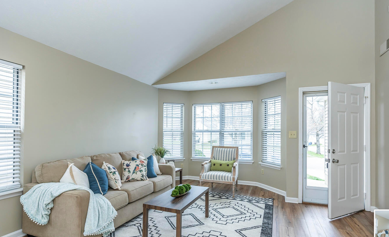 332 Bradford Colony Dr - Photo 4 of 14