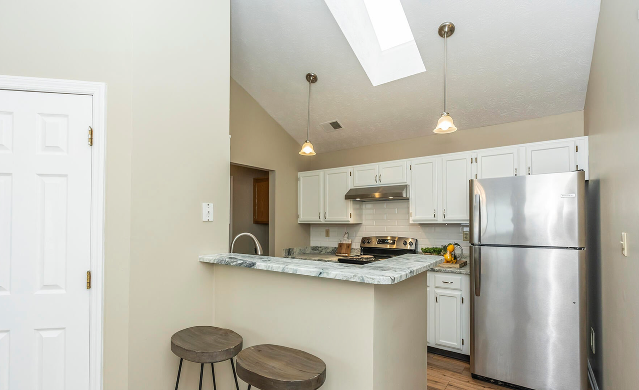 332 Bradford Colony Dr - Photo 6 of 14