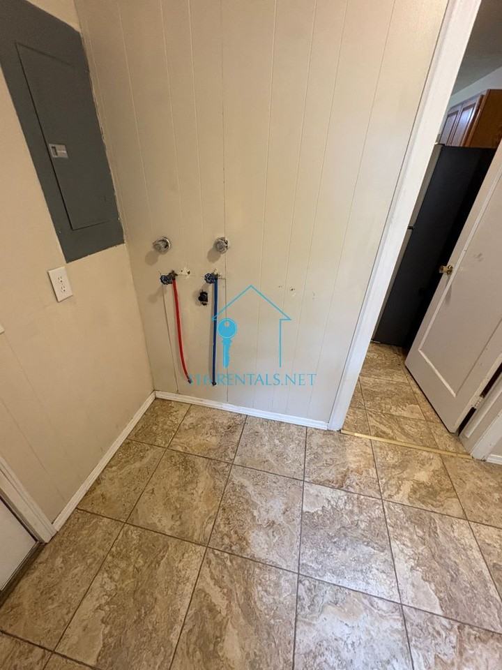 1258 N Terrace Dr - Photo 4 of 15
