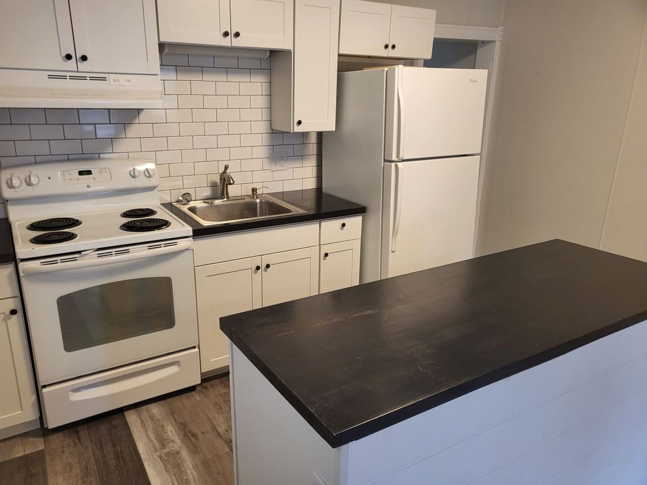 117 Center Ave - Photo 2 of 10