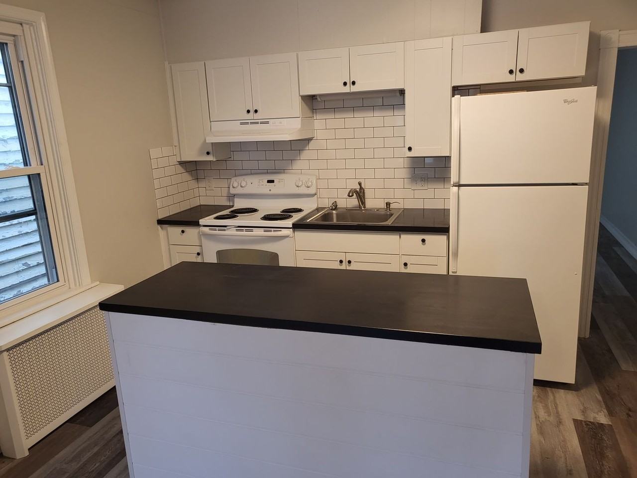 117 Center Ave - Photo 3 of 10
