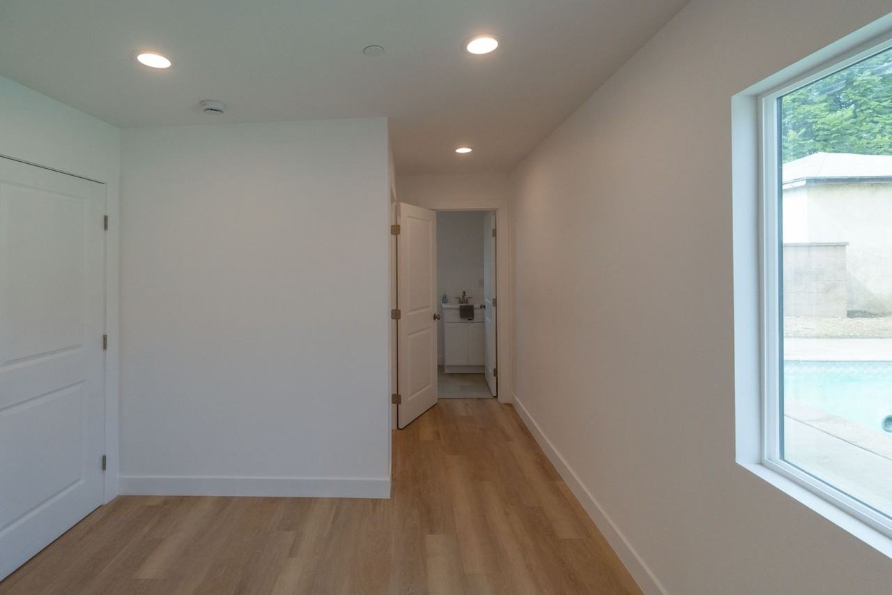 1139 S El Molino St - Photo 5 of 14