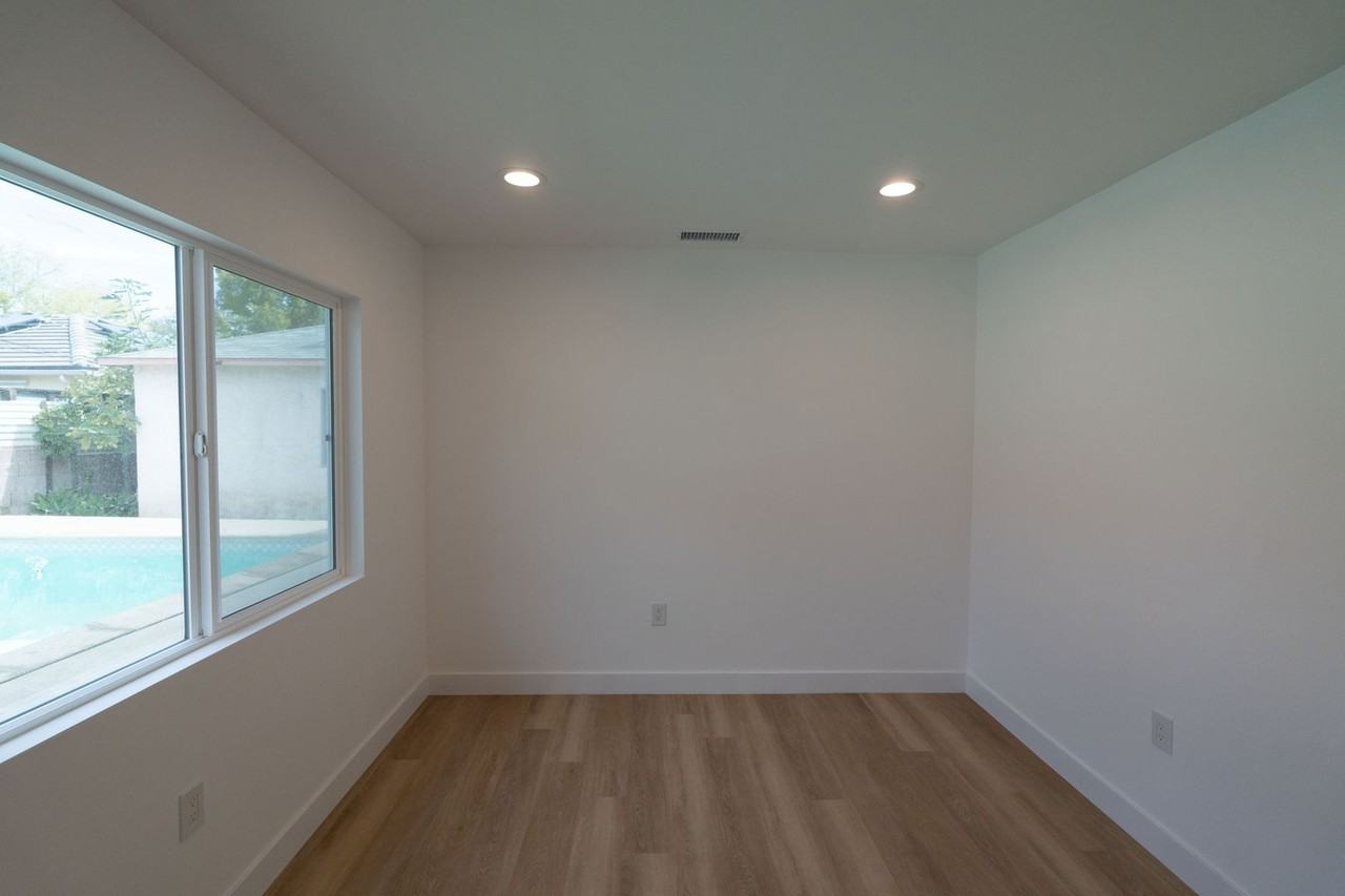 1139 S El Molino St - Photo 7 of 14