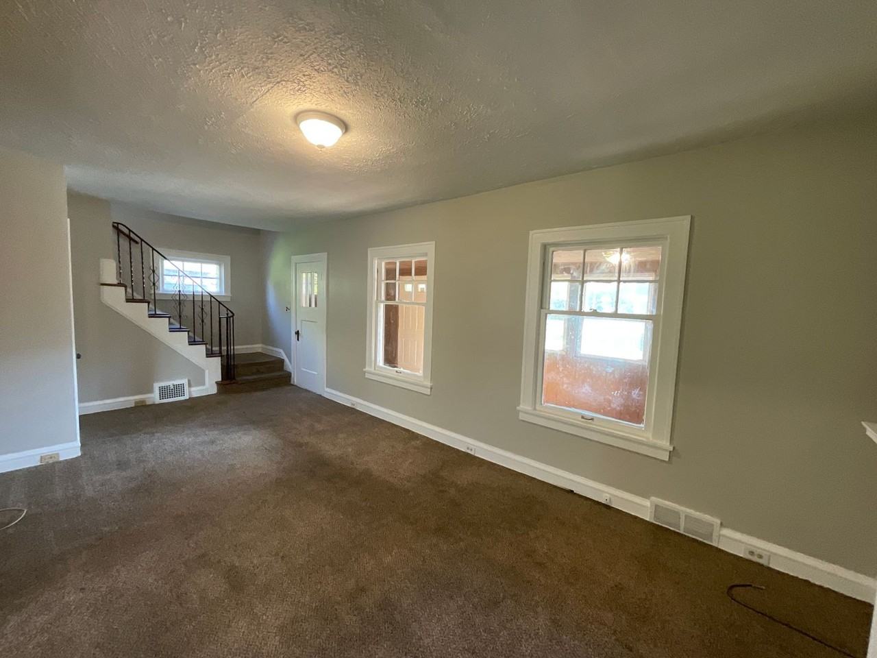 12409 Lenacrave Ave - Photo 4 of 13