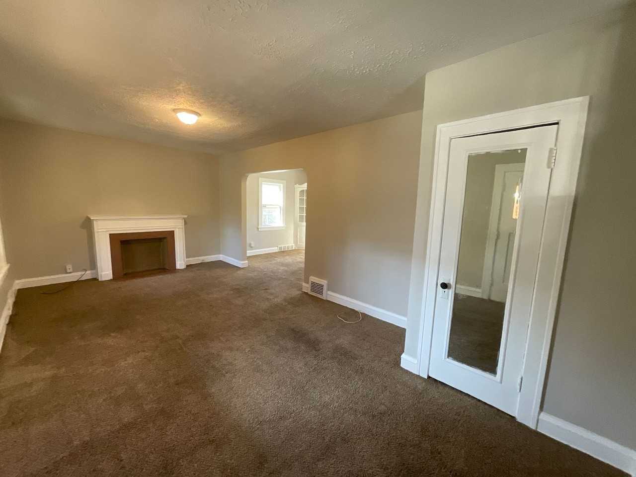 12409 Lenacrave Ave - Photo 7 of 13