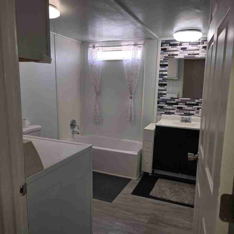 225 E Flint St - Photo 6 of 14