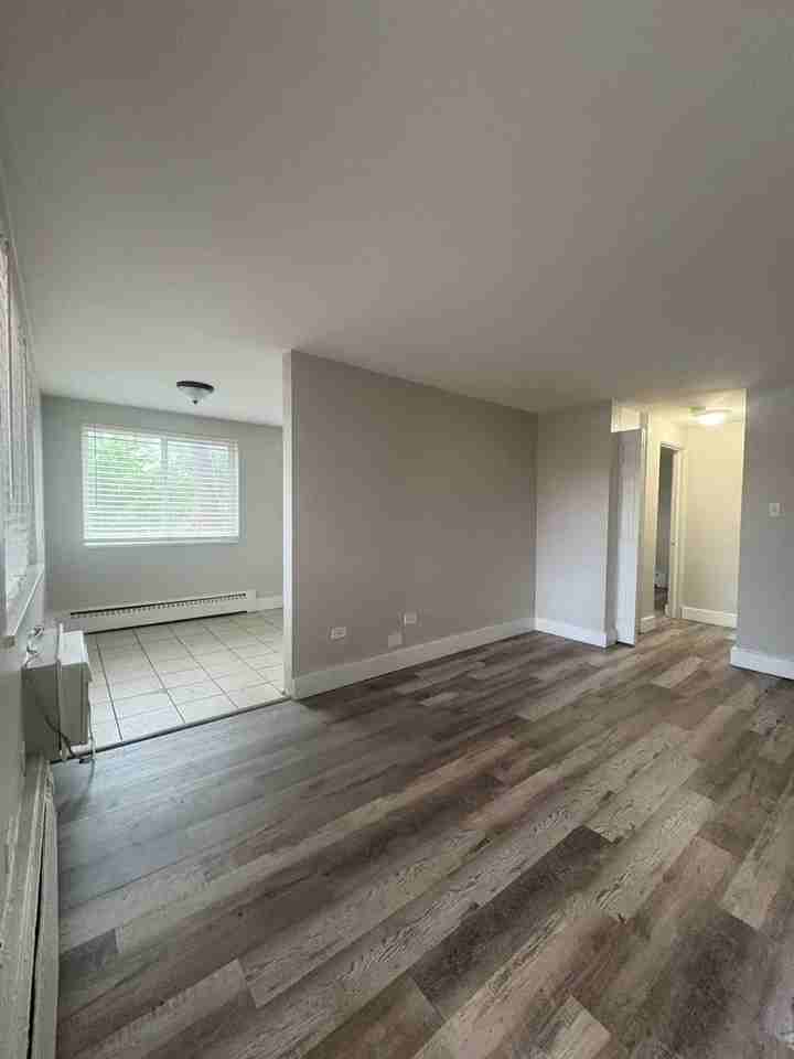 1475 Macon St - Photo 6 of 10