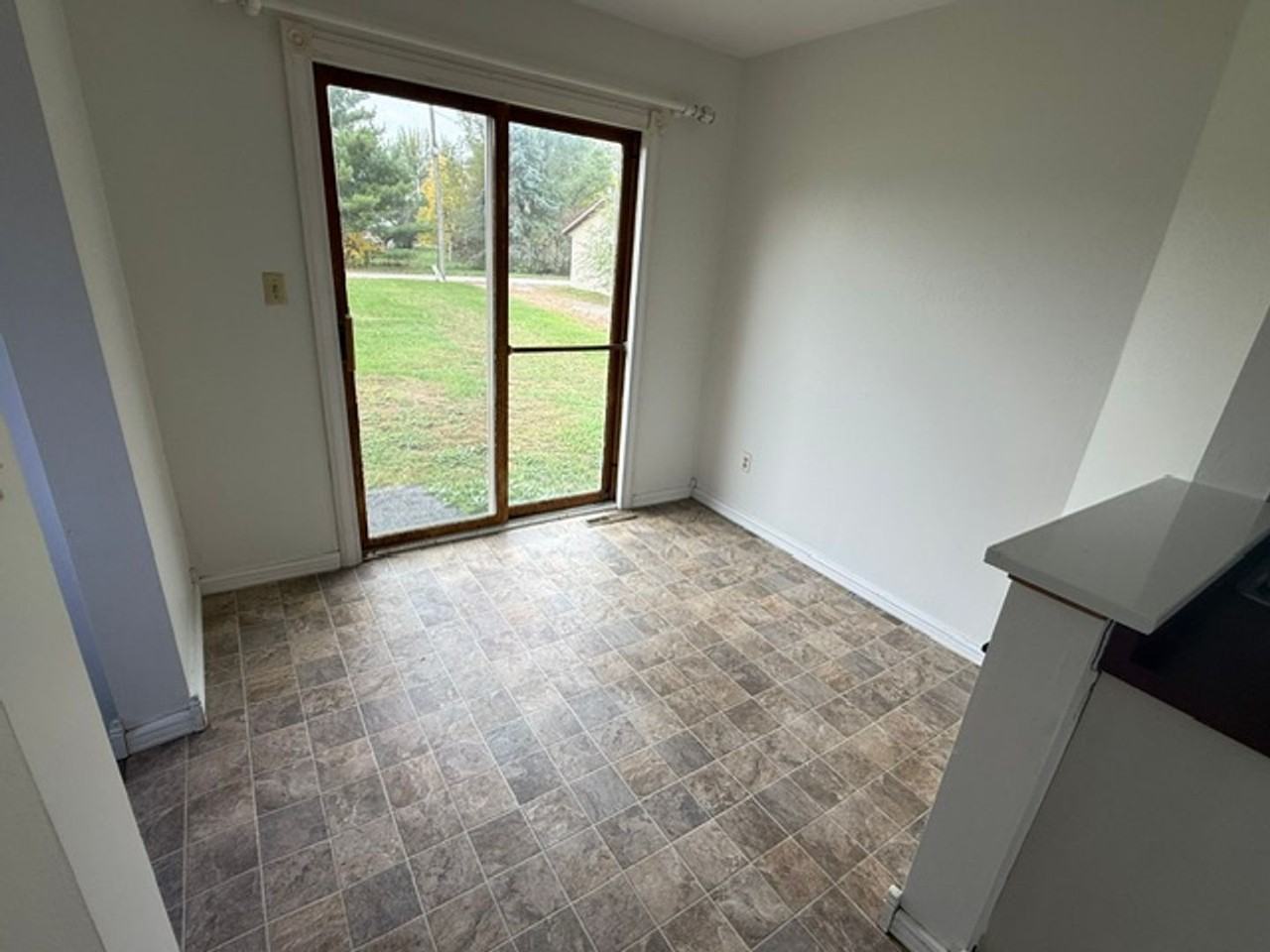 30 E Birch St - Photo 4 of 11
