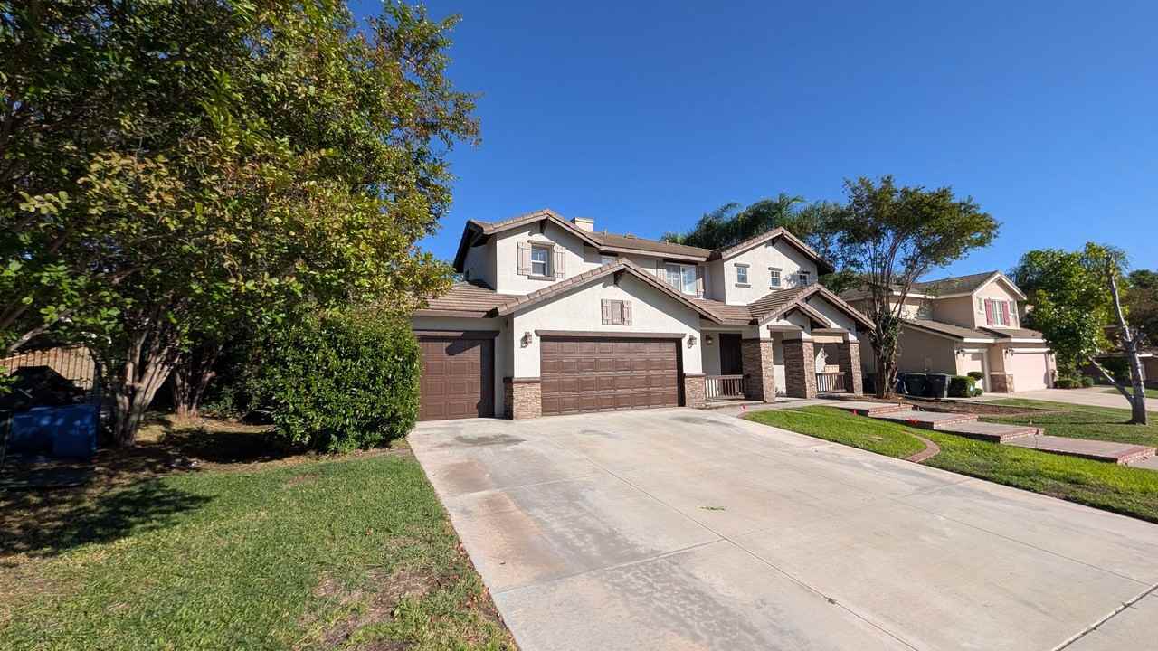 6370 Claridge Dr - Photo 2 of 27