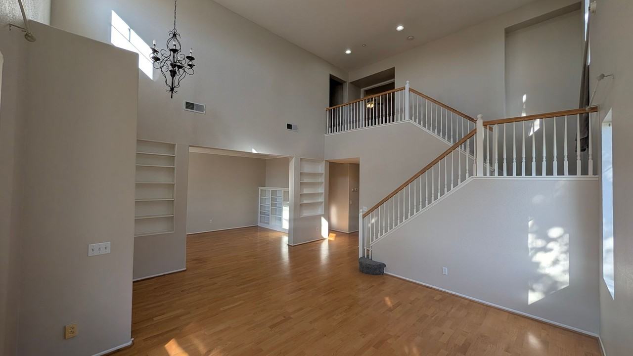6370 Claridge Dr - Photo 6 of 27