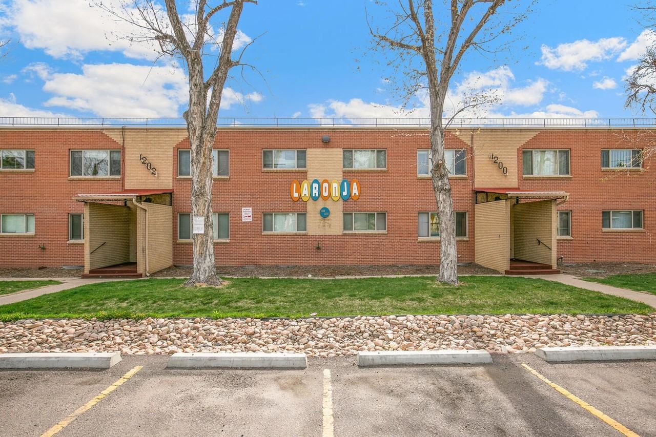 1 & 2 Bedroom Apartments in Lakewood, CO - 1200 Pierce St Lakewood CO ...