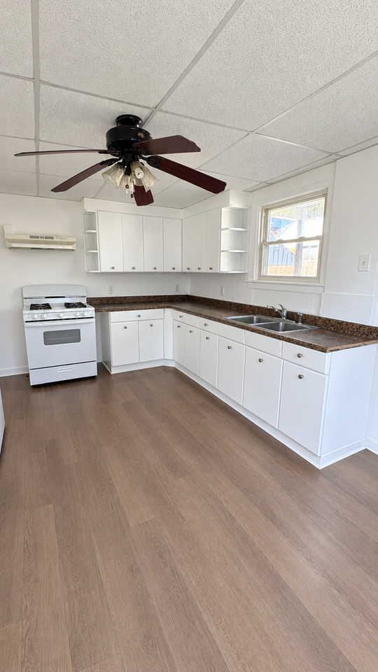 609 Farnsworth Ave - Photo 2 of 9